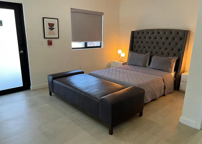 Renzzi Wynwood Apartments