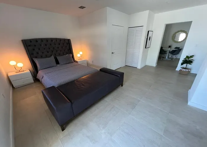 Renzzi Wynwood Apartments